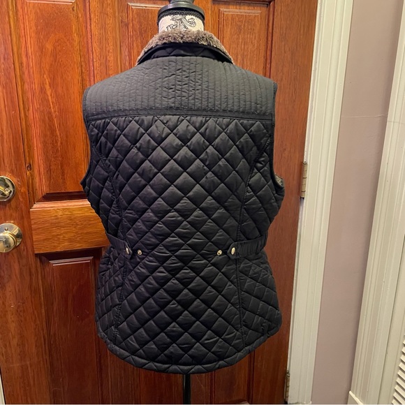 Weatherproof quilted and faux fur lined vest - large - Picture 2 of 8